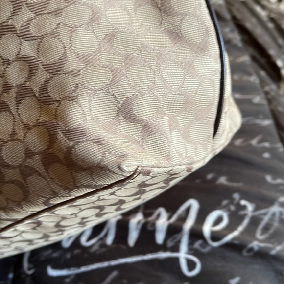 Authentic Coach Signature Tote/shoulder bag - Picture 5 of 15